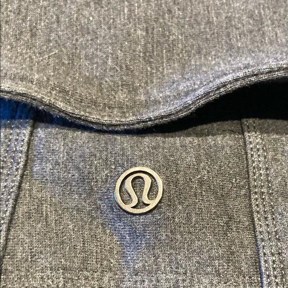 Lululemon - Women’s Asymmetrical Zip Up Jacket - Picture 5 of 9